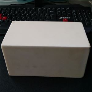 Zemūdens nulles peldspējas putu daļas